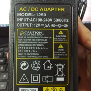 Bộ nguồn 12V-5A nhựa adapter cho đèn Led, Camera, màn hình quảng cáo, bơm, quạt 12v